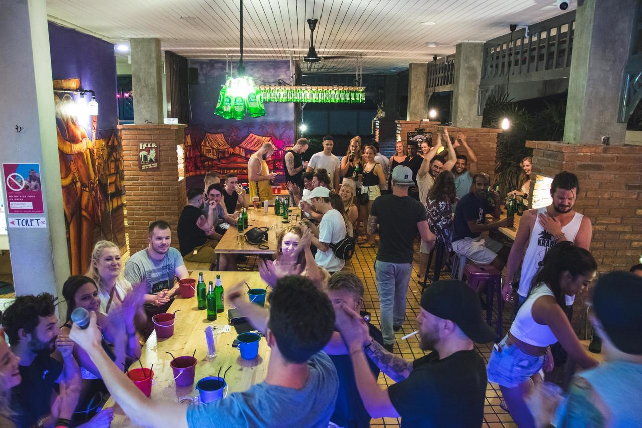 Mad Monkey Hostel 방콕 외부 사진