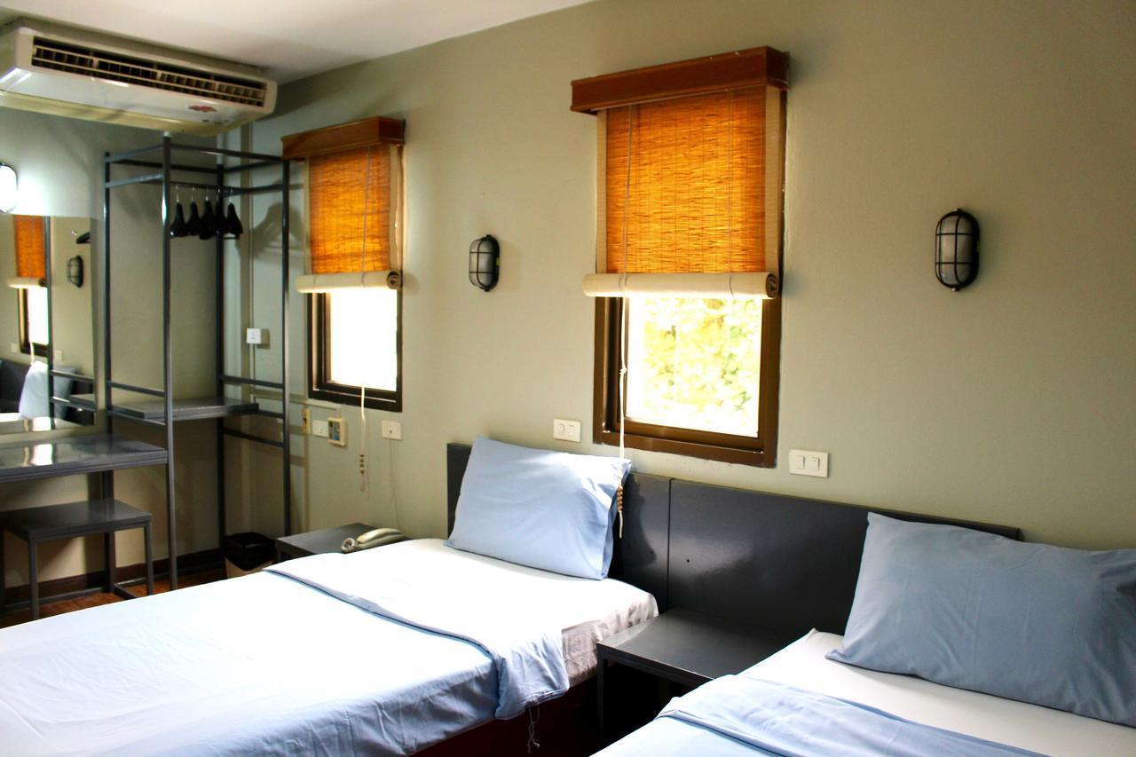Mad Monkey Hostel 방콕 외부 사진
