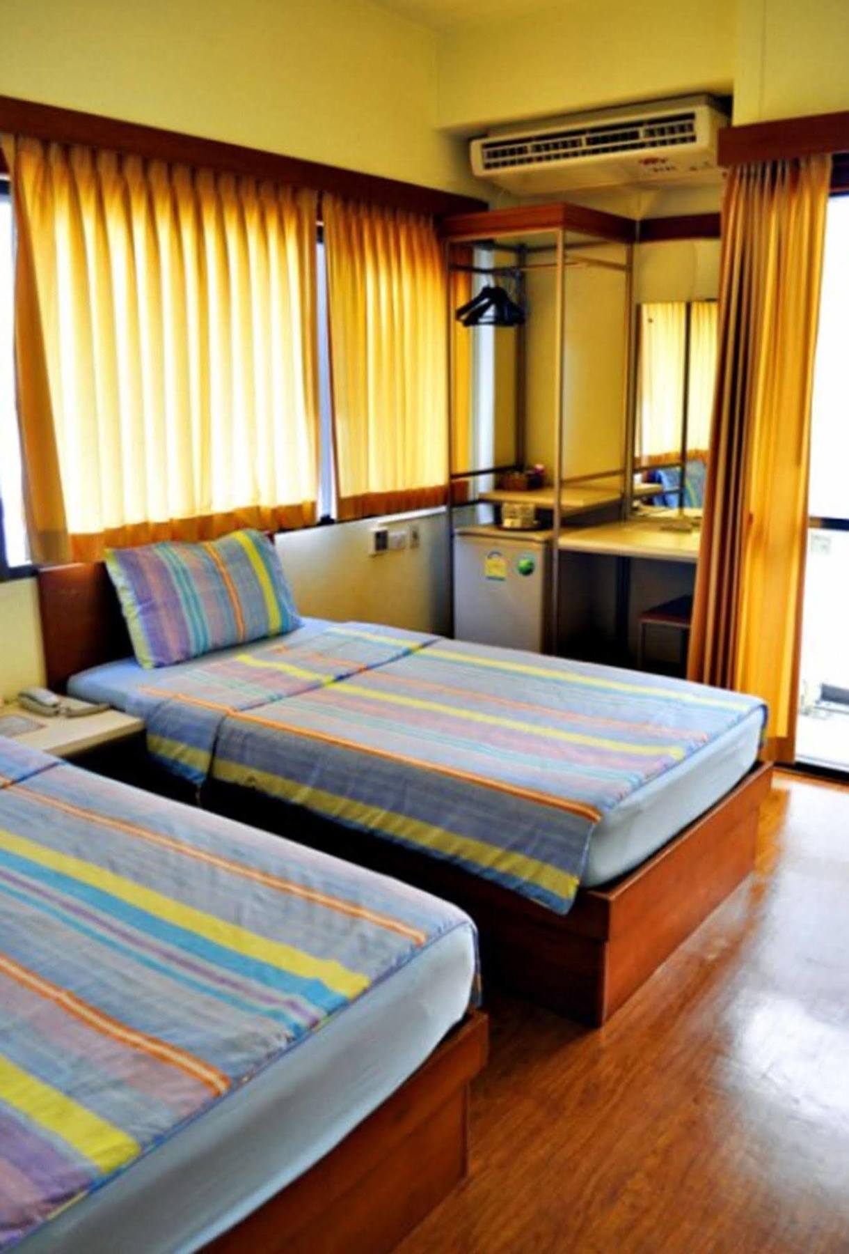 Mad Monkey Hostel 방콕 외부 사진