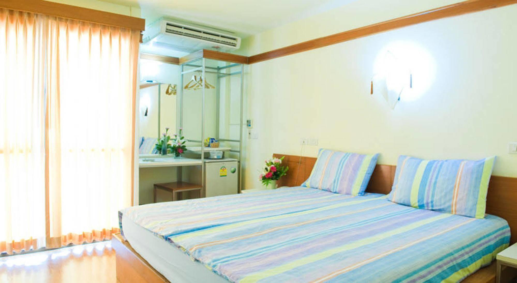Mad Monkey Hostel 방콕 외부 사진