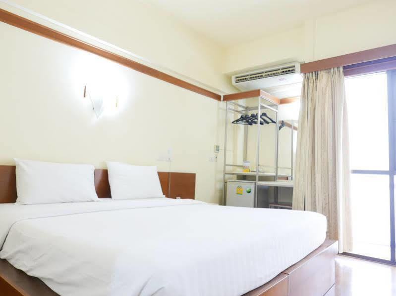 Mad Monkey Hostel 방콕 외부 사진