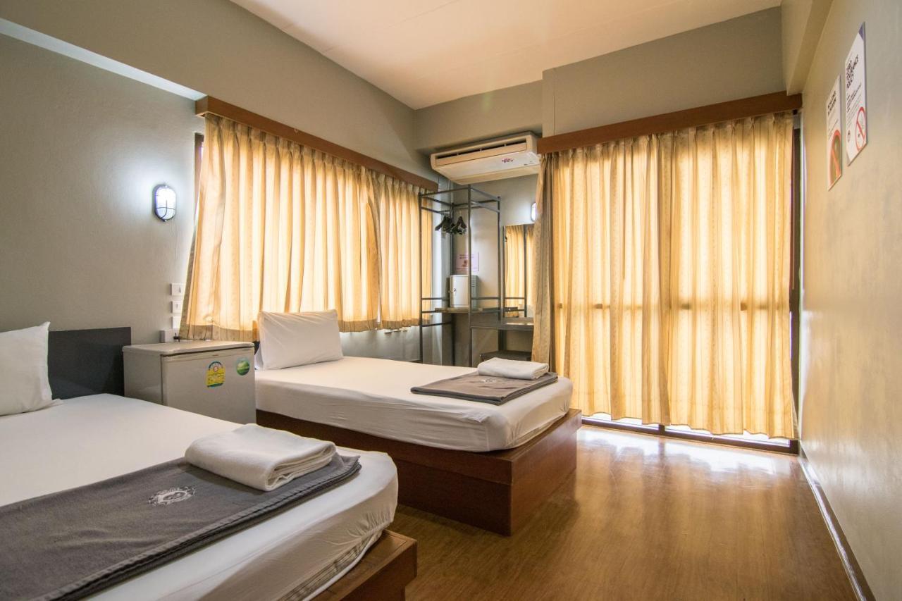Mad Monkey Hostel 방콕 외부 사진